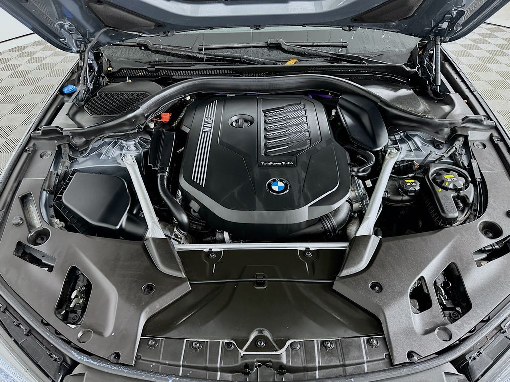 Thumbnail: 2023 BMW 5 Series - 31