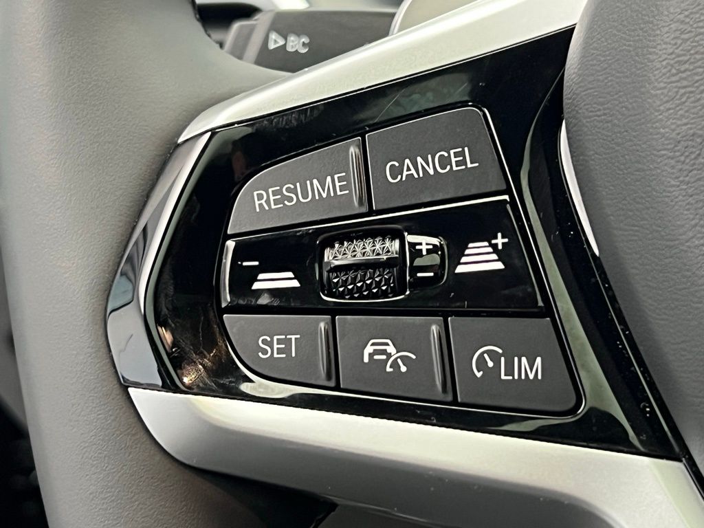 Thumbnail: 2025 BMW 3 Series - 19