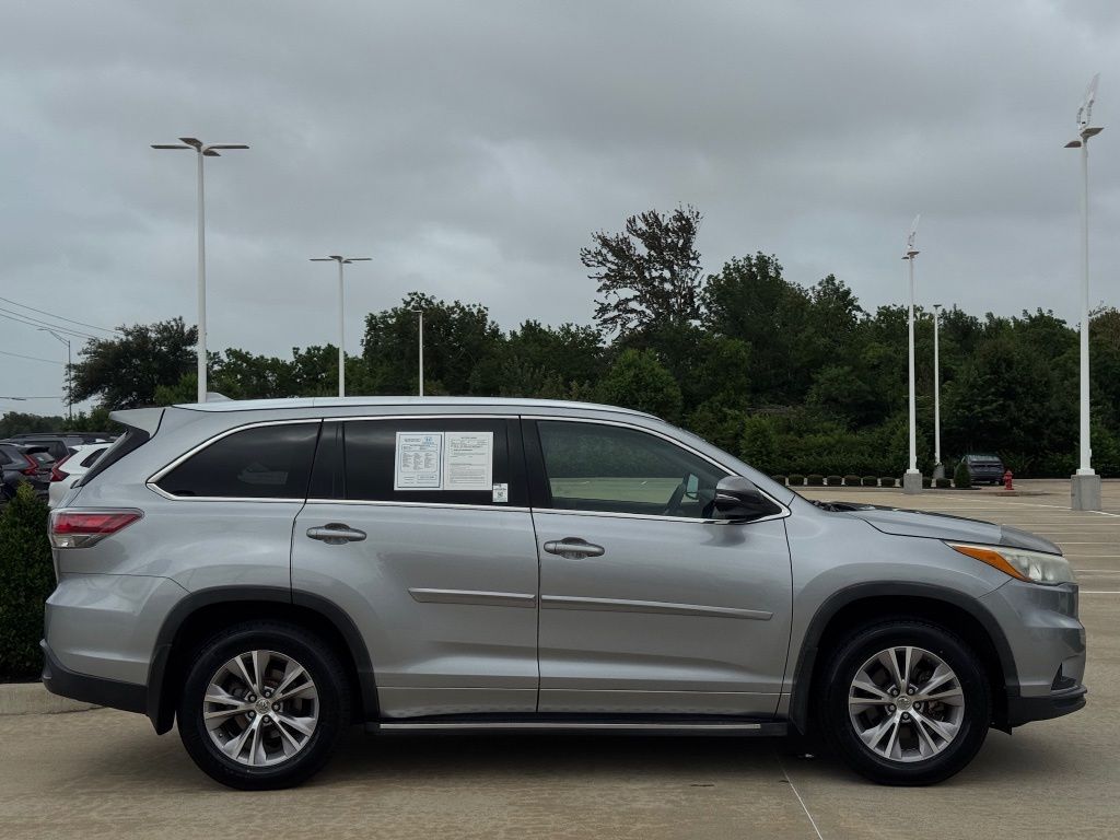 2015 Toyota Highlander XLE V6 Silver at Autostrade