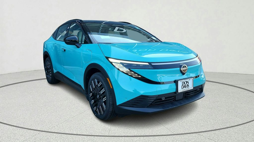 2026 Nissan Leaf Platinum+'s photo