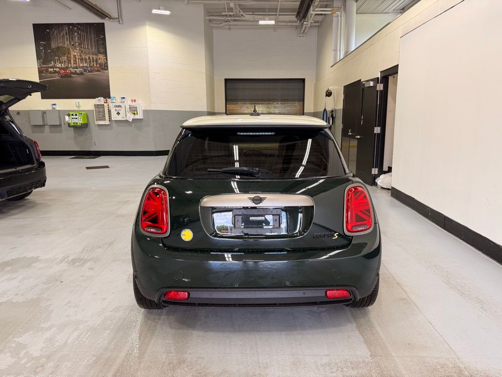 Thumbnail: 2024 MINI Cooper - 4