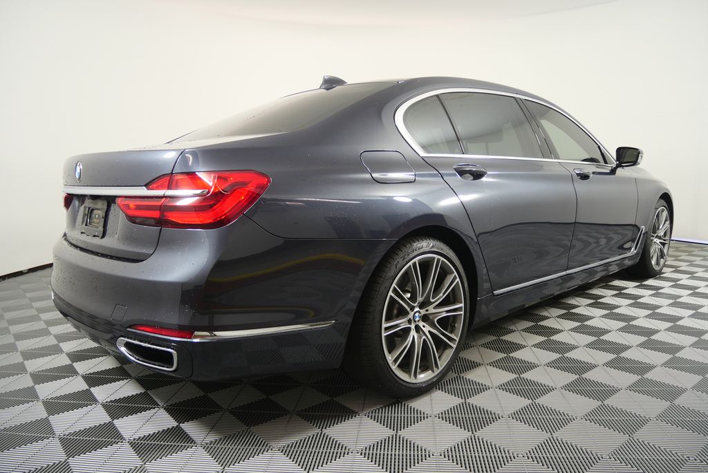 Thumbnail: 2018 BMW 7 Series - 3