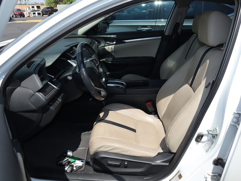 Thumbnail: 2016 Honda Civic - 8