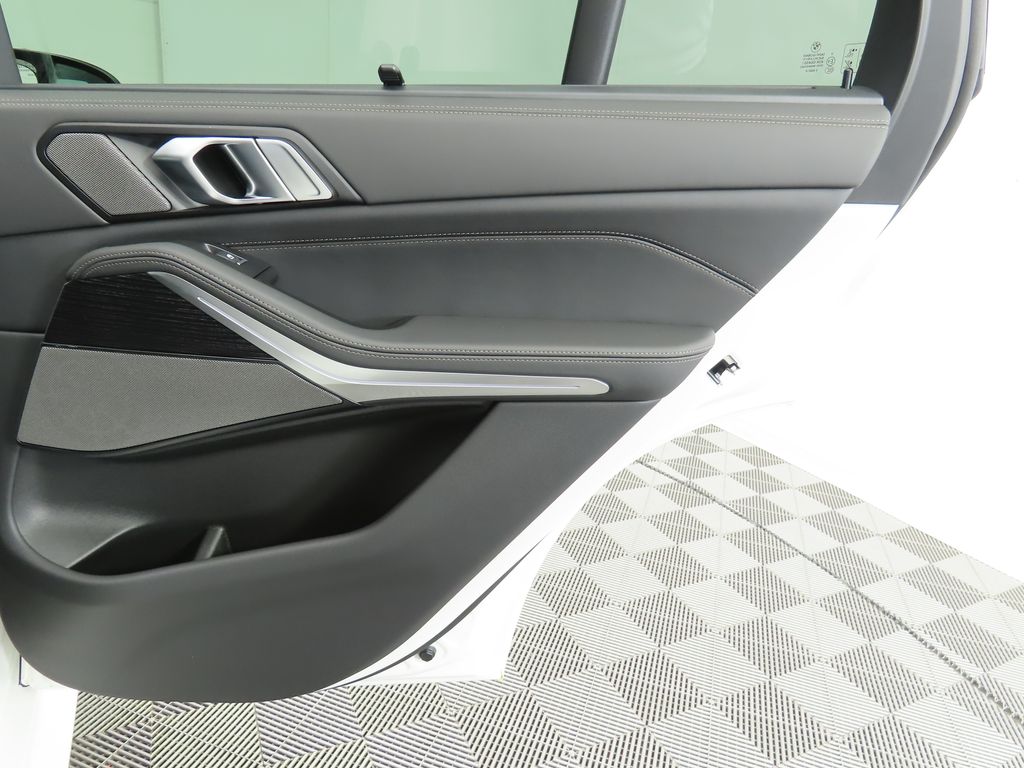 Thumbnail: 2026 BMW X5 - 27