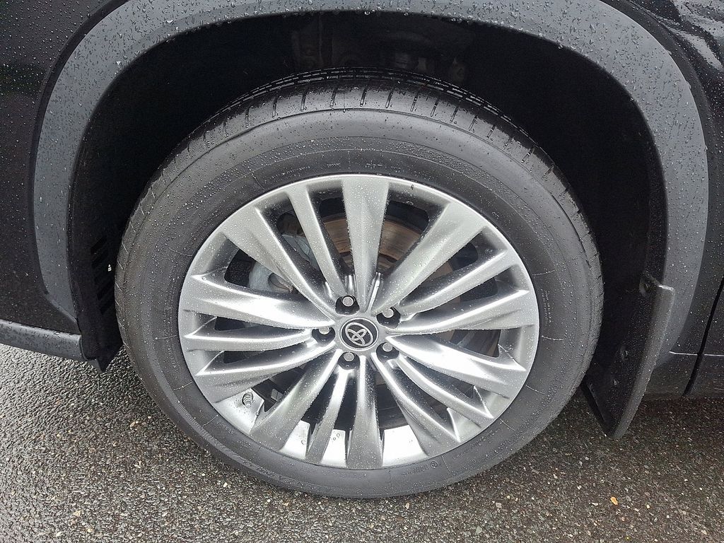 2023 Toyota Highlander Platinum 8