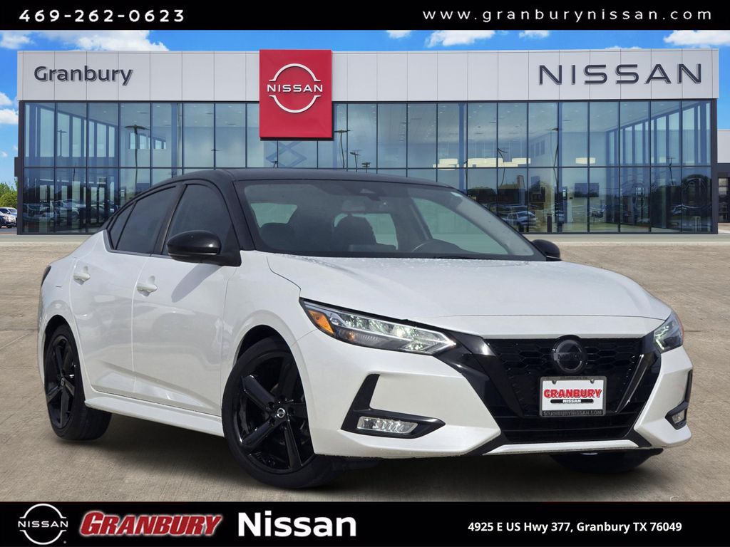 Aspen White Tricoat/Super Black 2023 Nissan Sentra Sedan Front-Wheel Drive Continuously Variable Transmission
