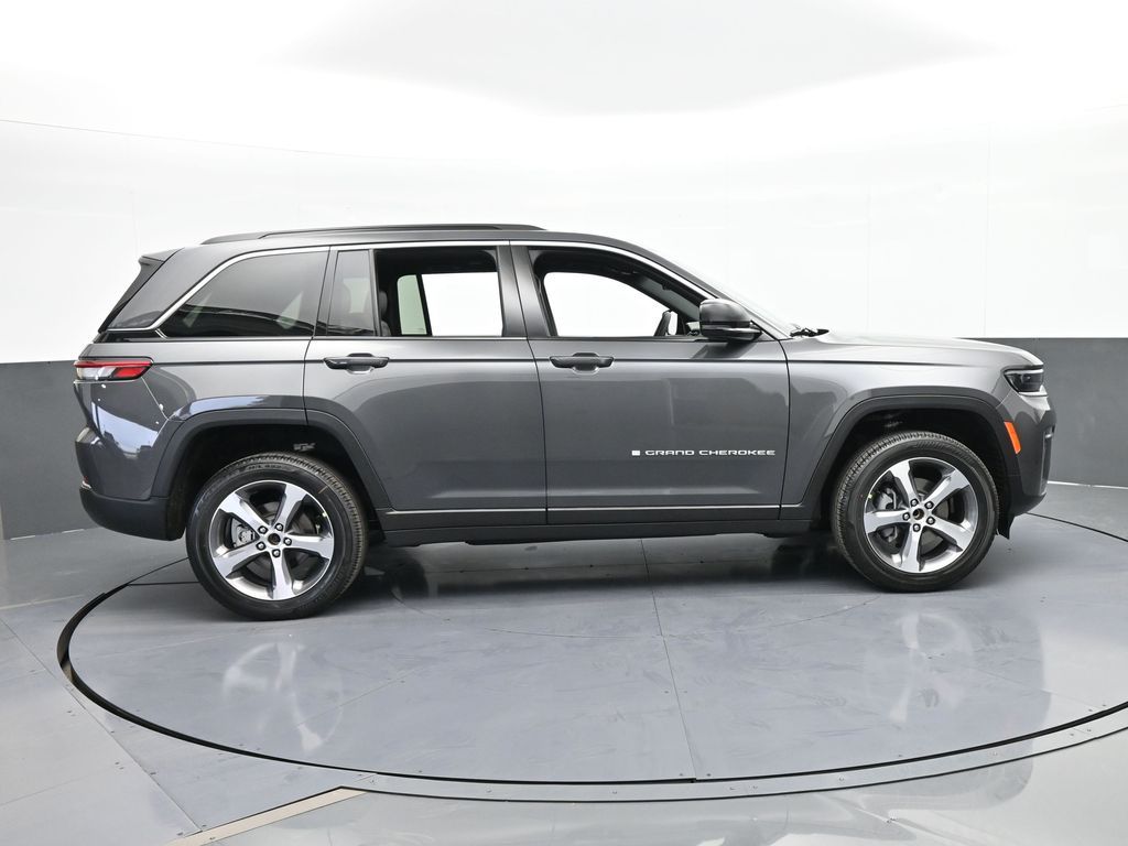 New 2026 Baltic Gray Metallic Clearcoat Jeep Limited image 7