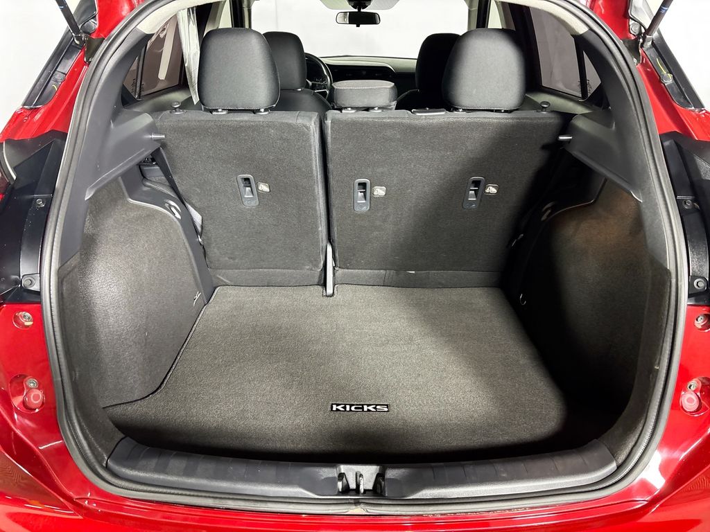 2022 Nissan Kicks SV