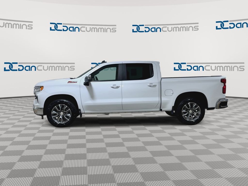 View vehicle photo 5