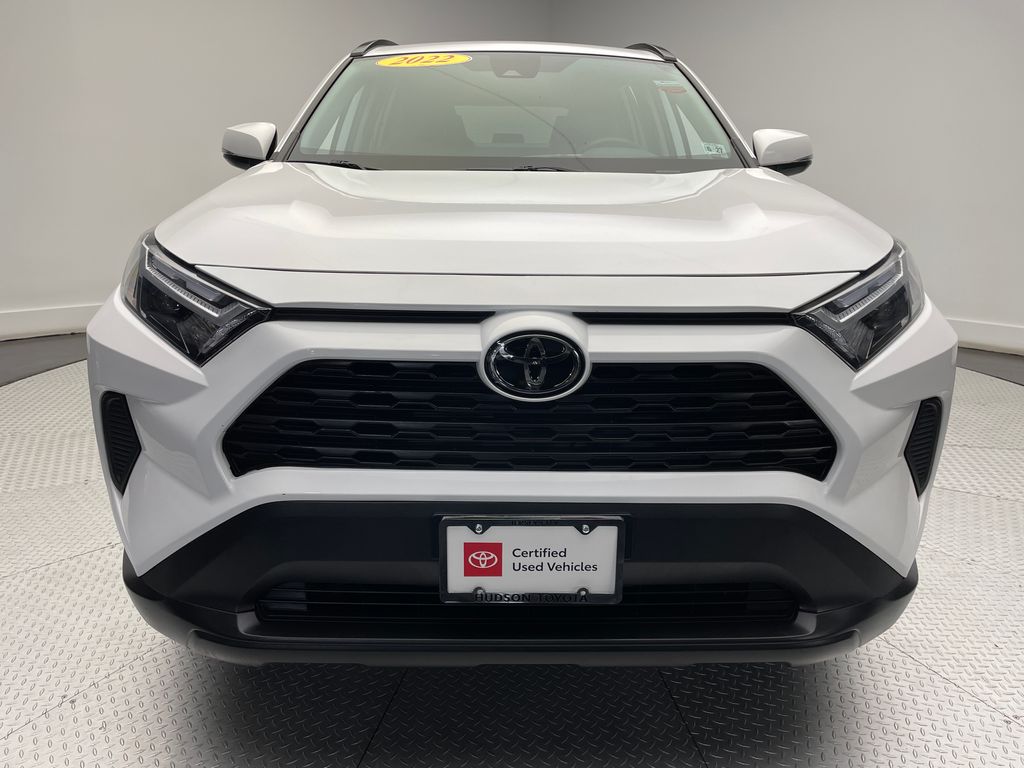 2022 Toyota RAV4 XLE 2