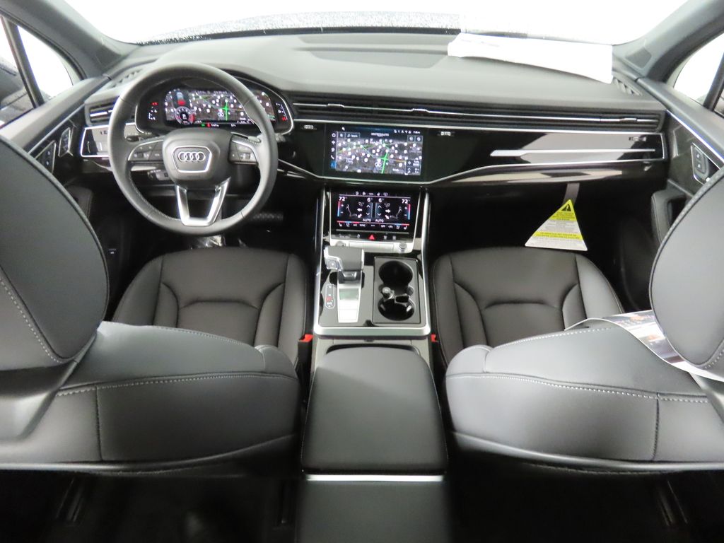 Thumbnail: 2026 Audi Q7 - 11