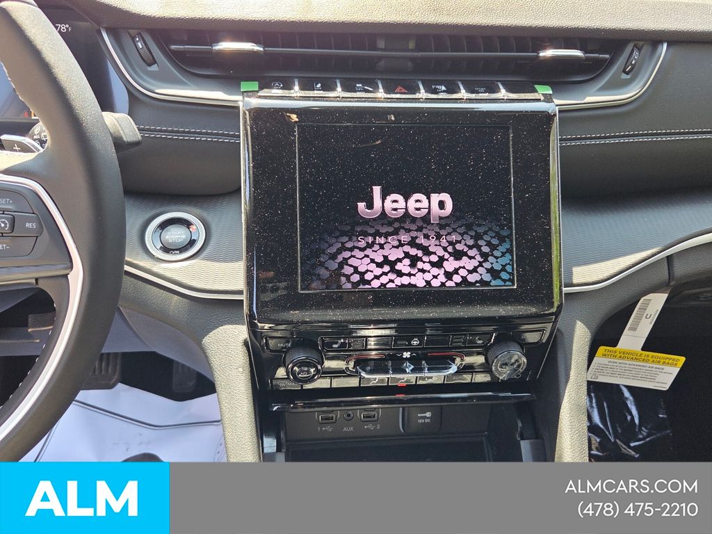 Used 2025 Silver Jeep Laredo image 20