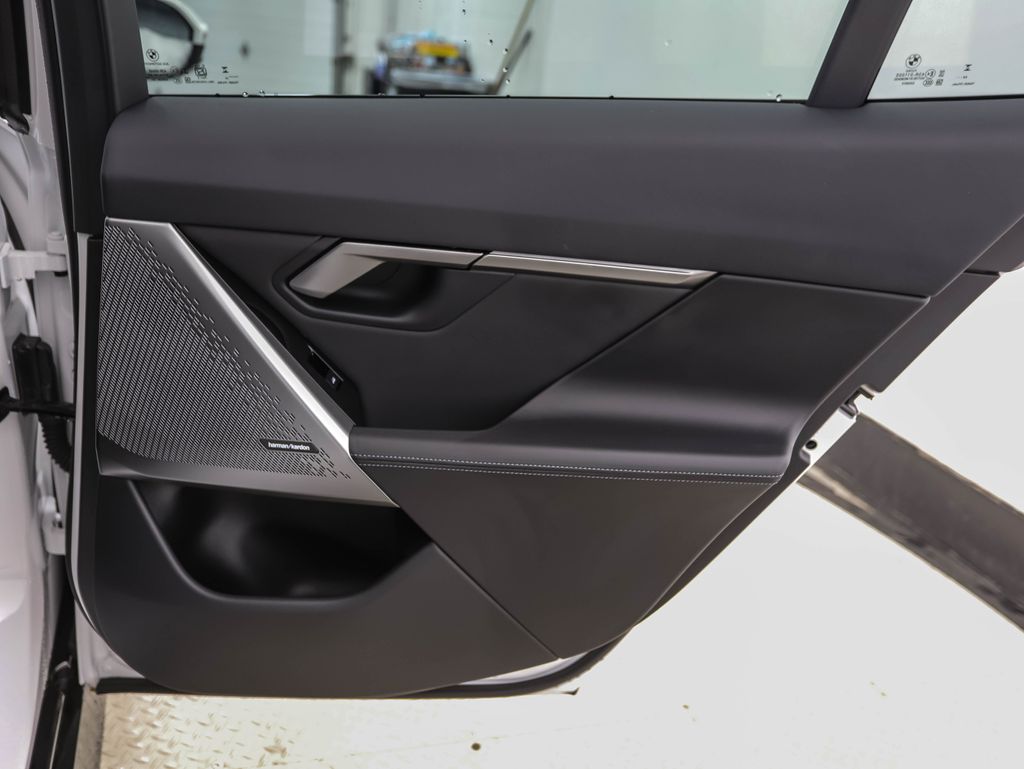 Thumbnail: 2026 BMW i5 - 25