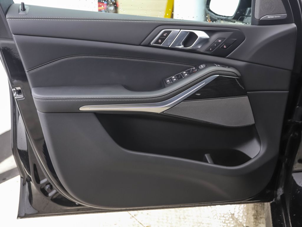 Thumbnail: 2026 BMW X5 - 8