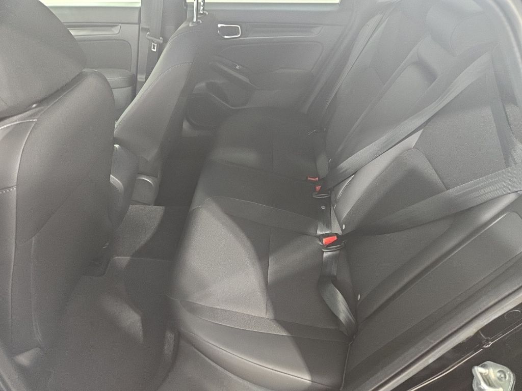 Used 2025  Honda Sport image 18