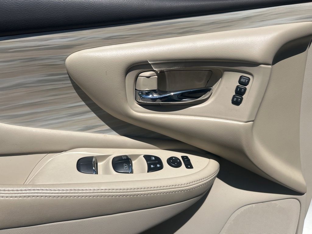 2018 Nissan Murano SL White at John Sisson Motors