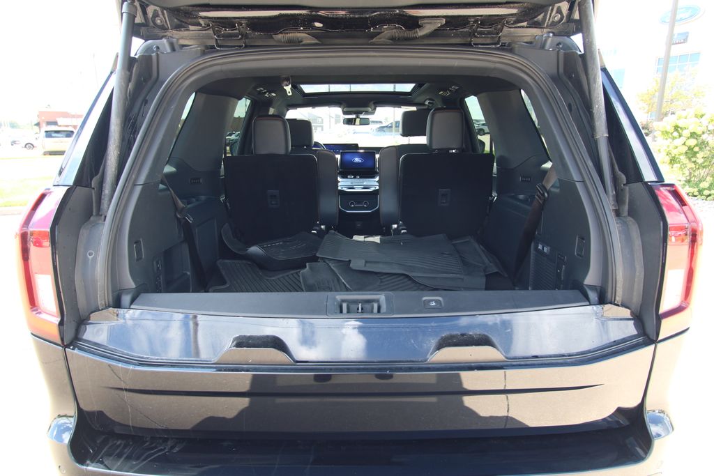 Used 2025 Ford Expedition SUV