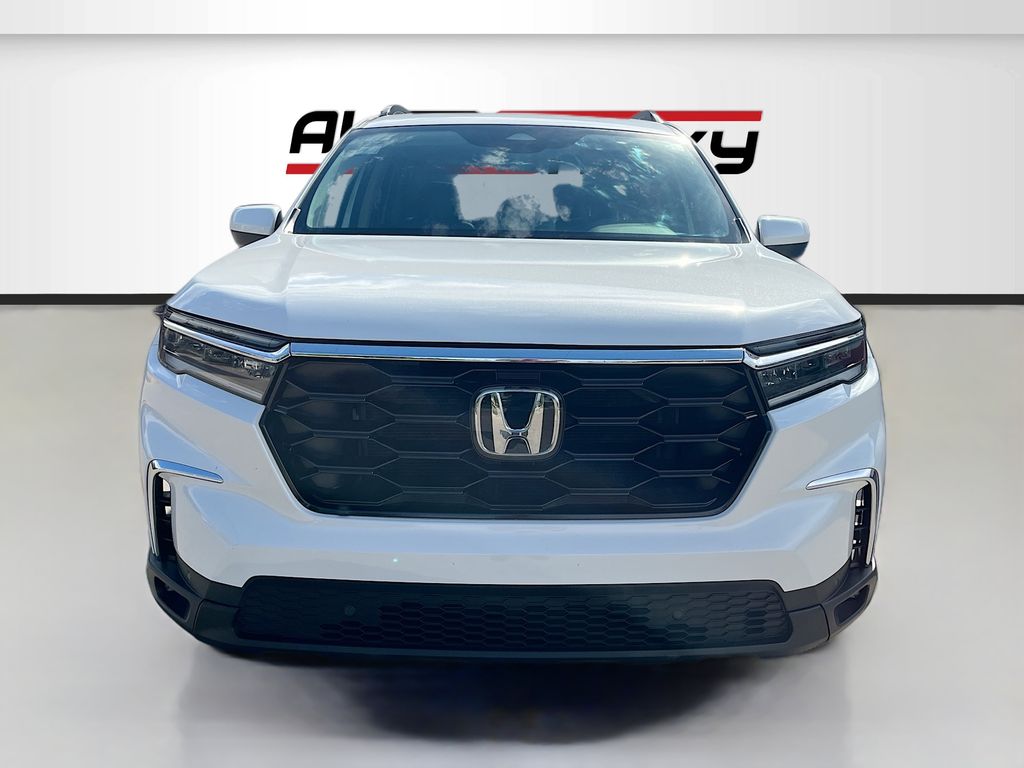 Used 2024 White Honda Touring image 2