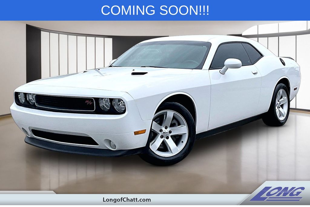 Bright White Clearcoat 2013 Dodge Challenger R/T RWD Coupe Rear-Wheel Drive 6-Speed Manual