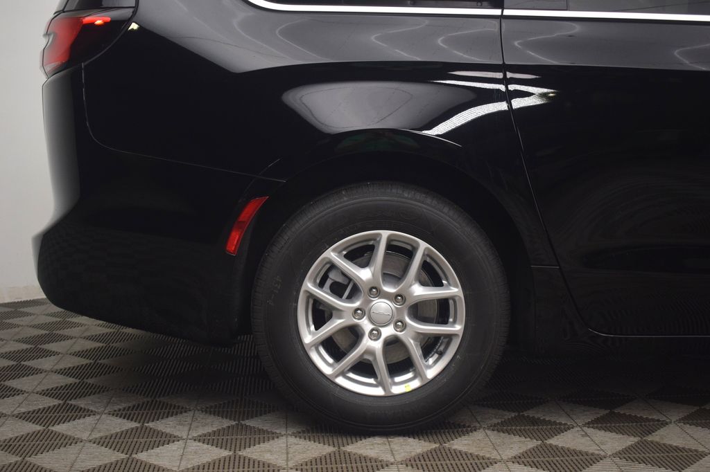 new 2027 Chrysler Pacifica car, priced at $48,250