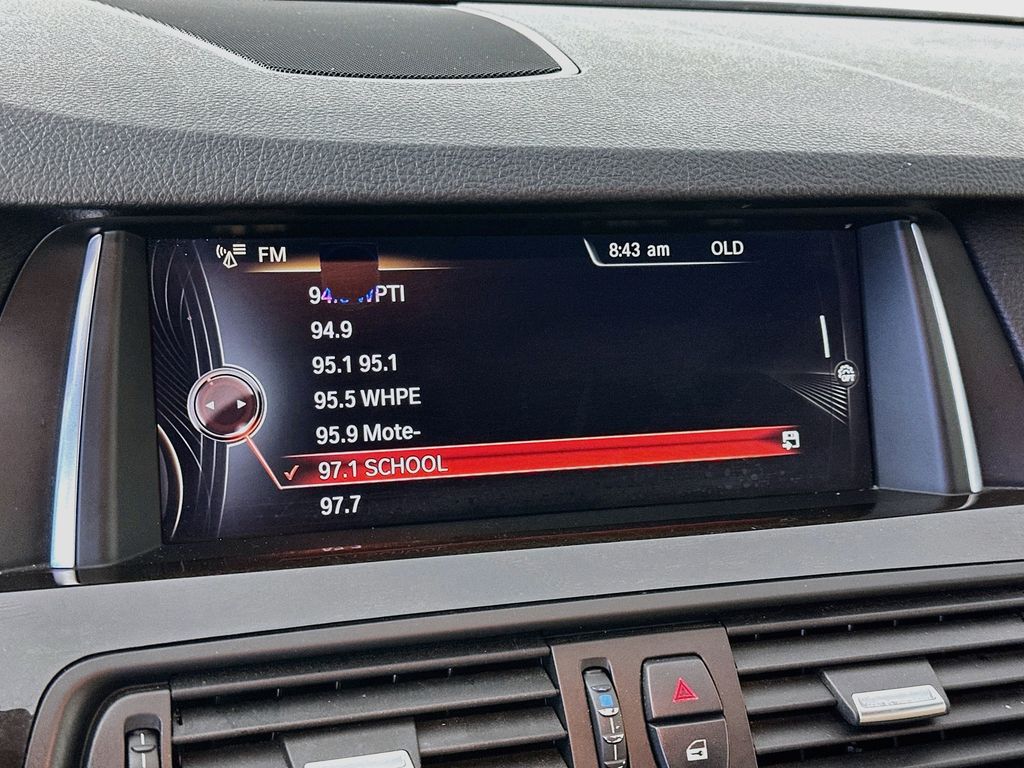 BMW5 Series17