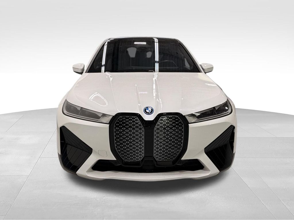 Thumbnail: 2024 BMW iX - 8