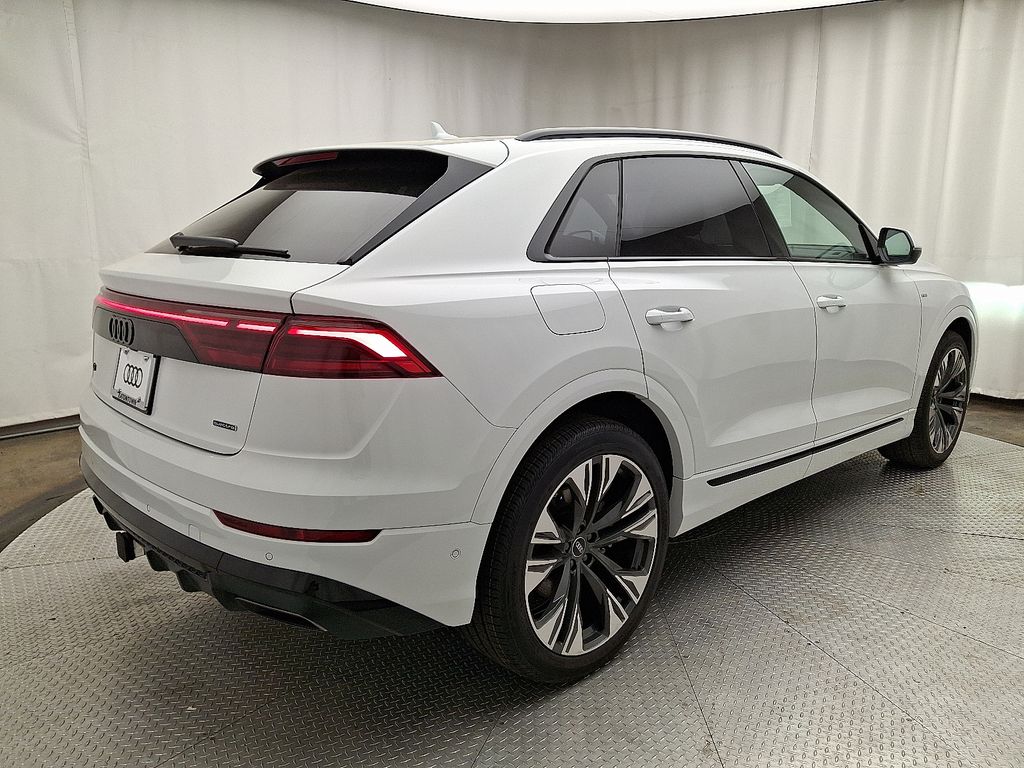 Thumbnail: 2026 Audi Q8 - 3
