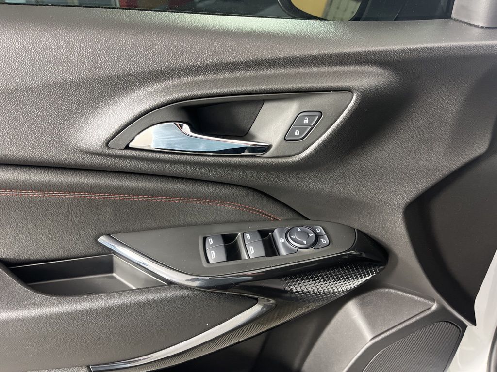 Thumbnail: 2025 Chevrolet Trax - 23