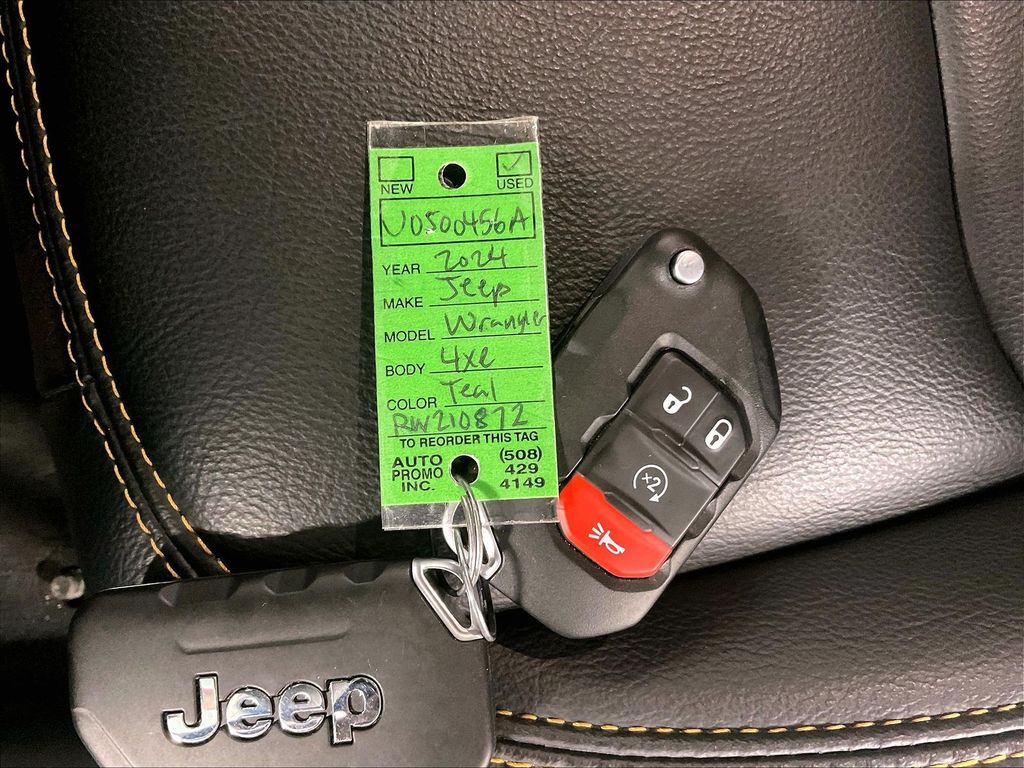 2024 Jeep Wrangler — photo 31