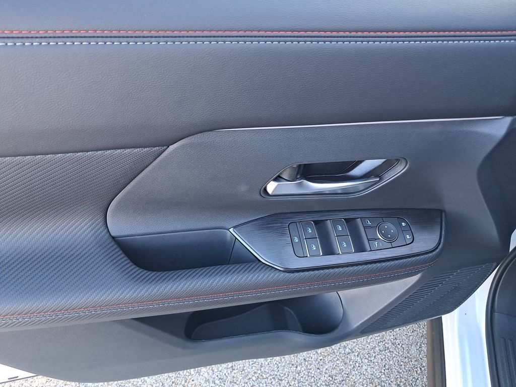 2026 Nissan Kicks SR White at South Hills Kia
