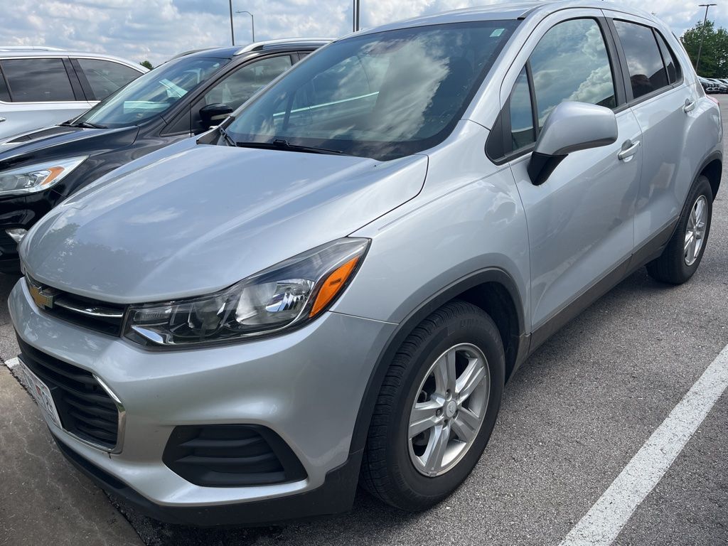 2020 Chevrolet Trax LS's photo