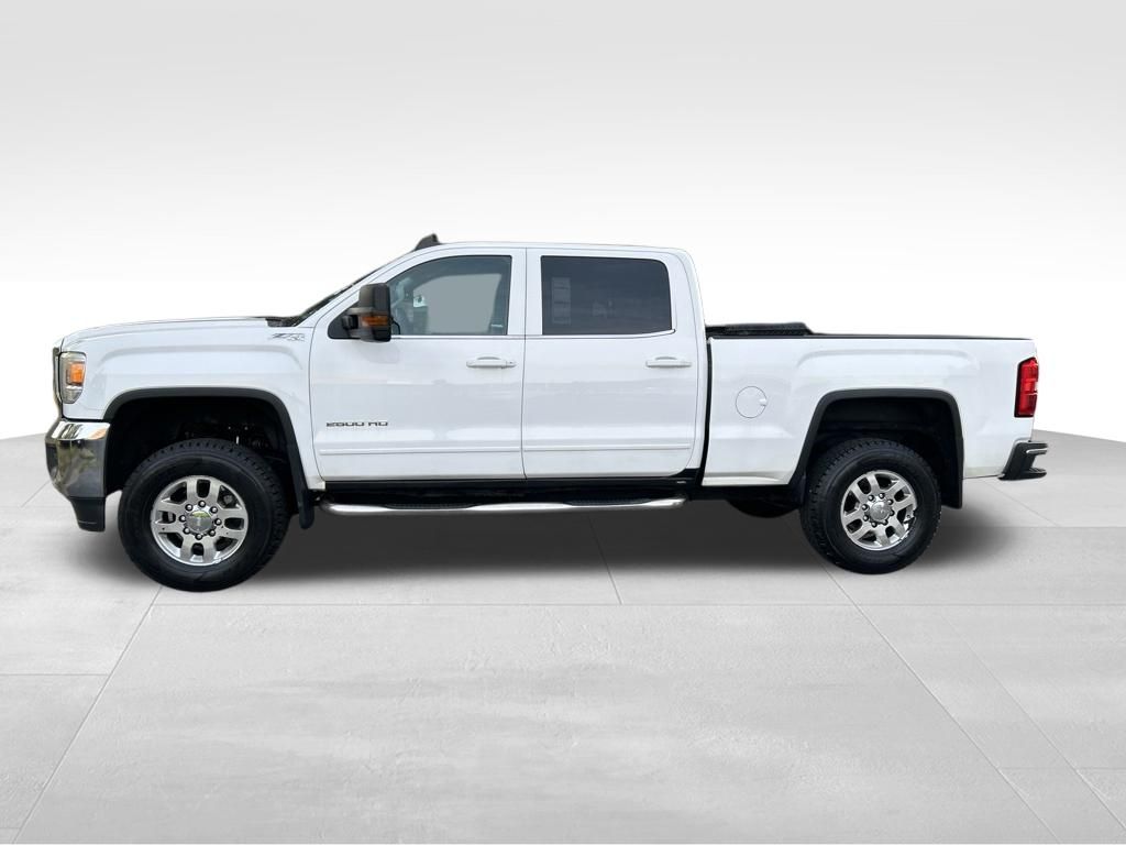 Used 2015 White GMC SLE image 2