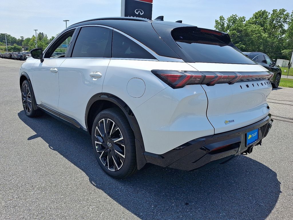 2027 INFINITI QX65 — photo 3