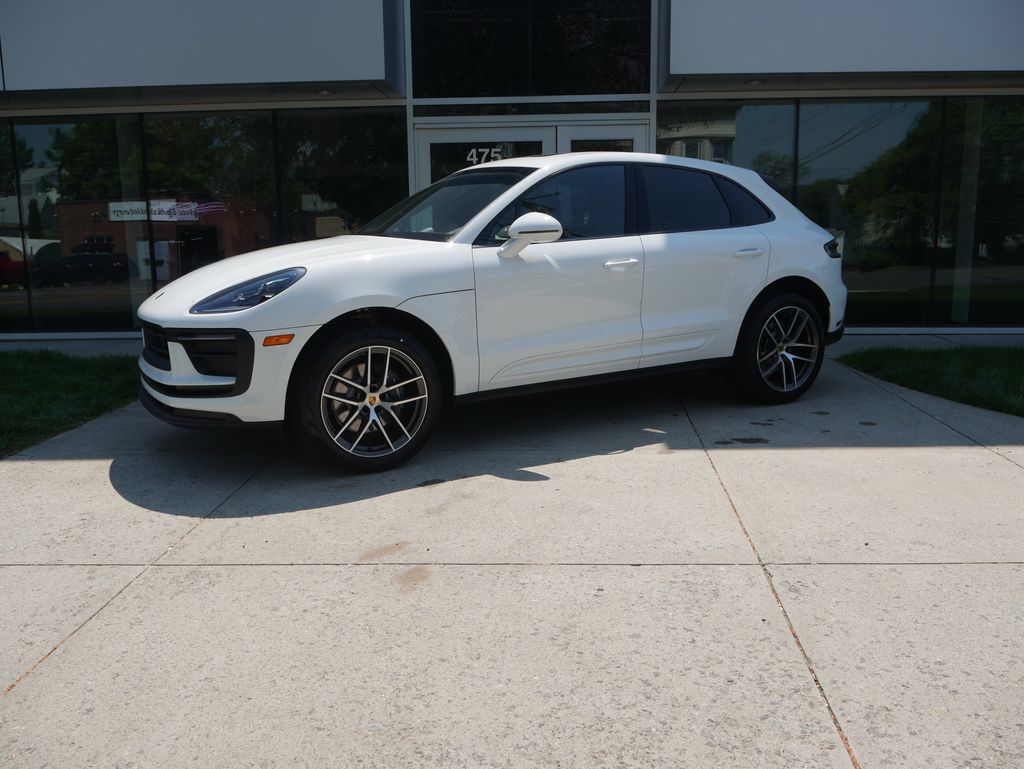 Thumbnail: 2026 Porsche Macan - 1
