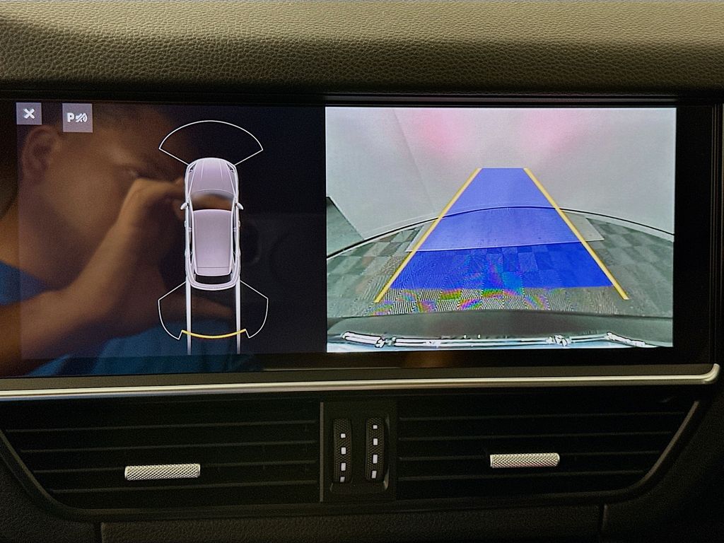 Thumbnail: 2019 Porsche Cayenne - 14