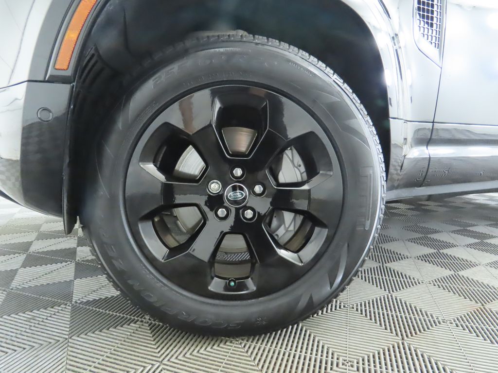 Thumbnail: 2023 Land Rover Defender - 31