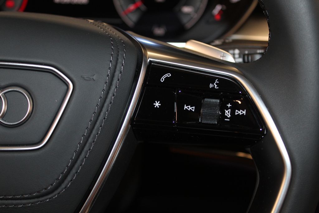 Thumbnail: 2026 Audi A8 - 32