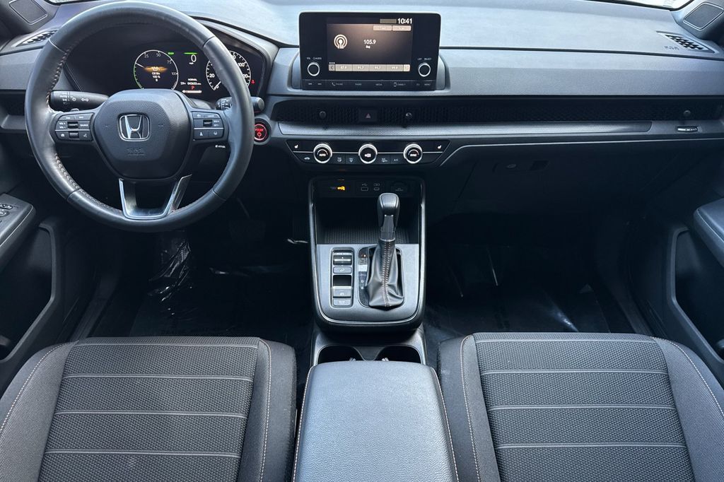 View vehicle photo 4