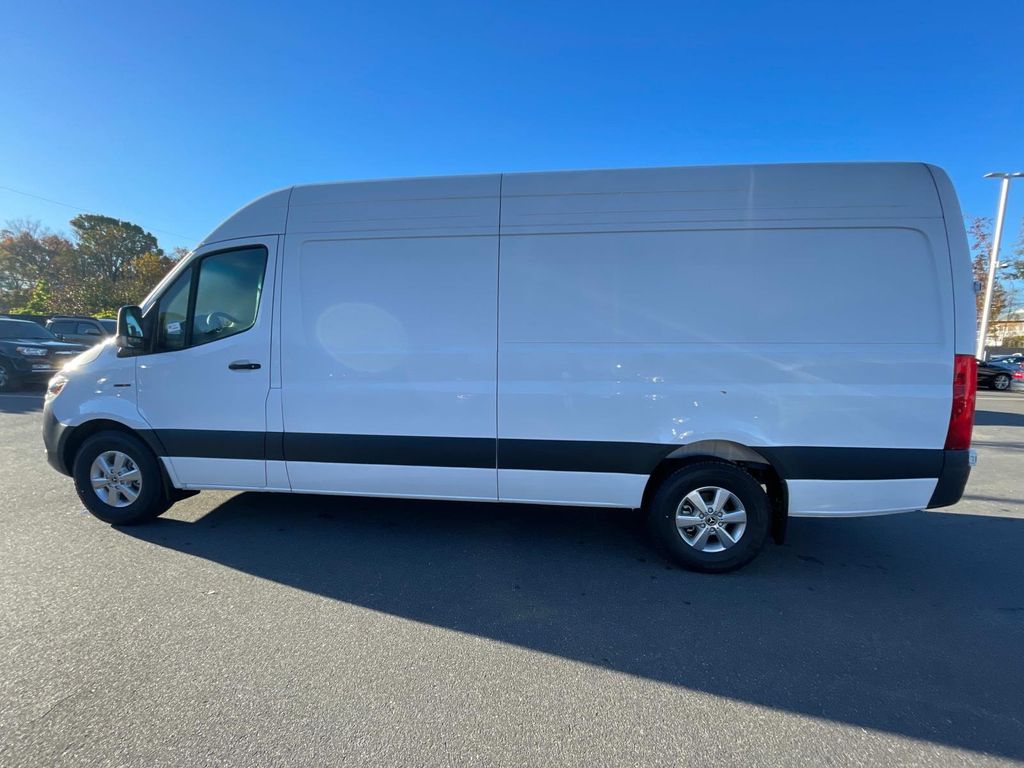 2024 Mercedes-Benz Sprinter 2500 8