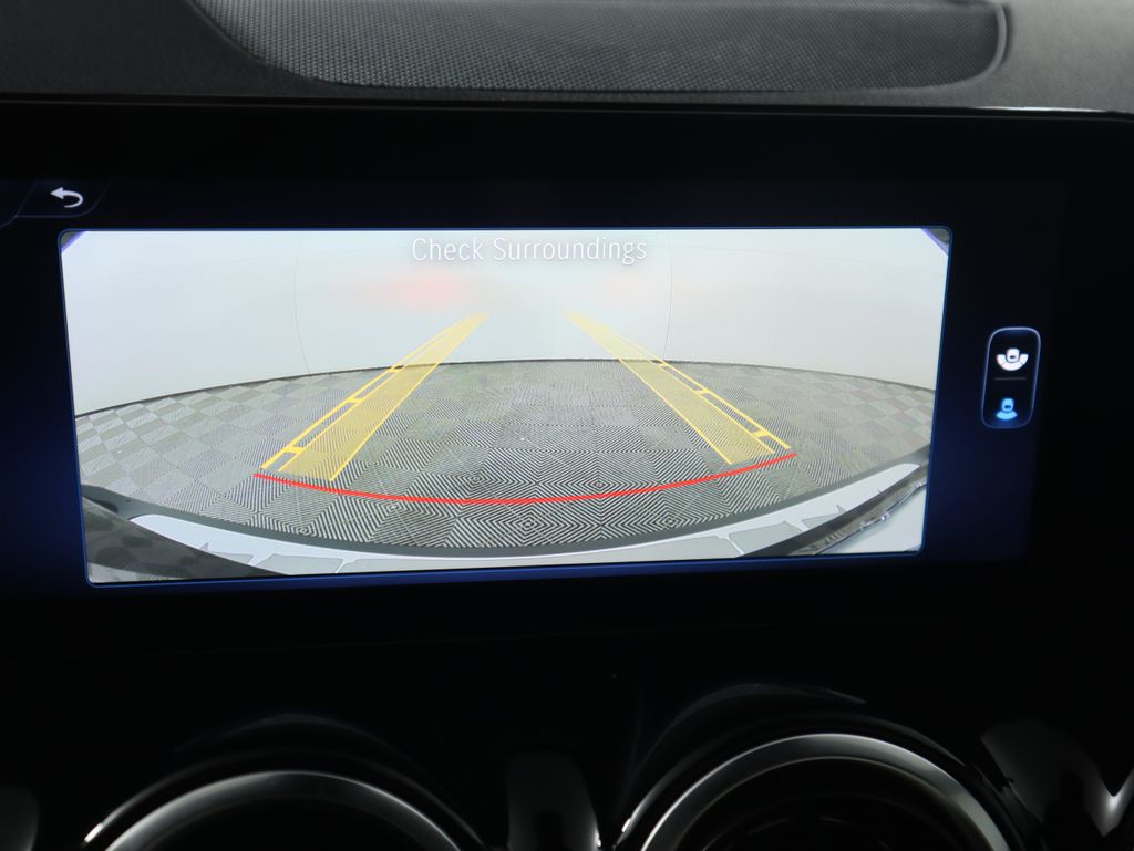 Thumbnail: 2026 Mercedes-Benz GLB - 16