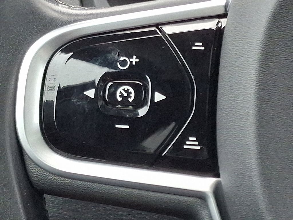 Thumbnail: 2019 Volvo XC90 - 21
