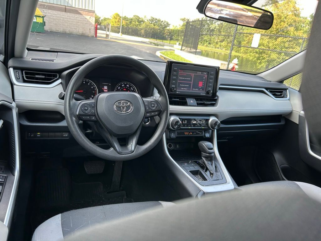 Thumbnail: 2022 Toyota RAV4 - 12