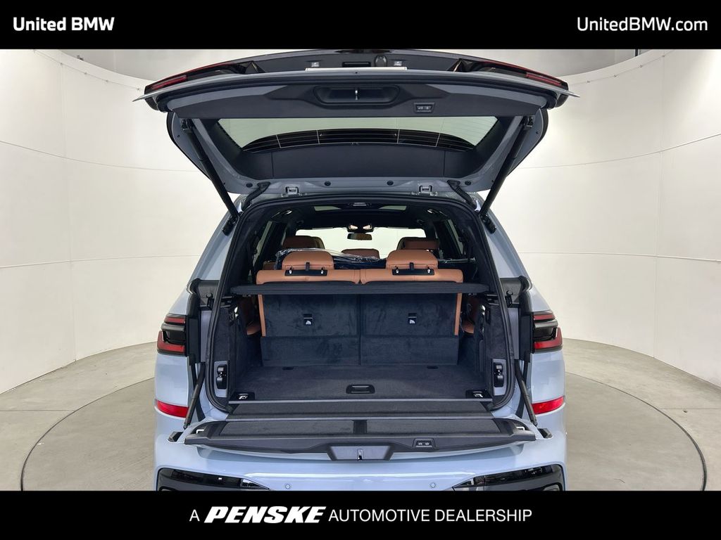 Thumbnail: 2026 BMW X7 - 22