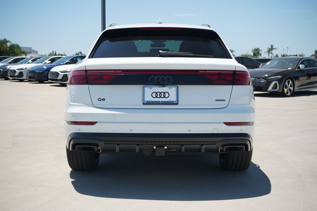 Thumbnail: 2026 Audi Q8 - 4