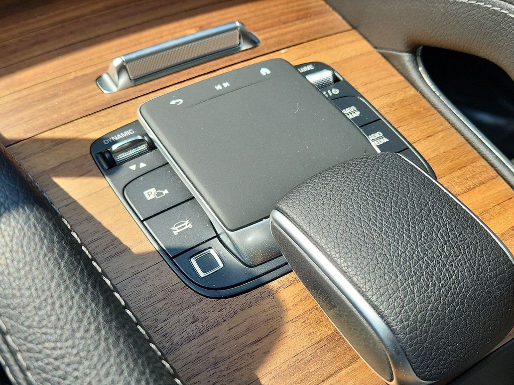 Thumbnail: 2025 Mercedes-Benz GLE - 24