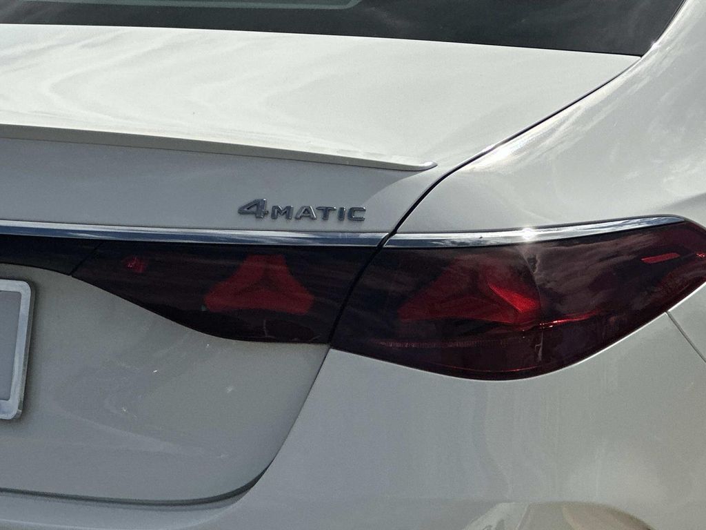 Thumbnail: 2025 Mercedes-Benz E-Class - 12