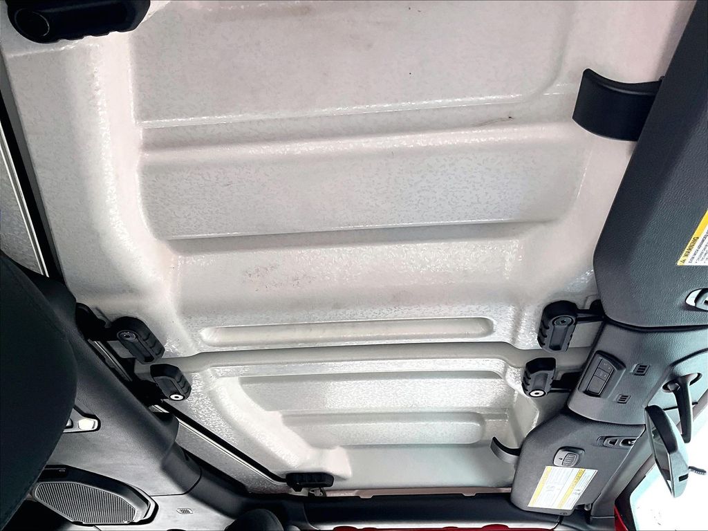 2023 Jeep Wrangler — photo 22