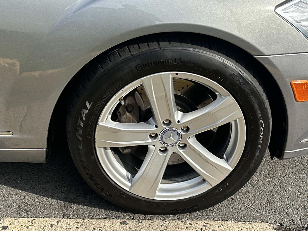 Thumbnail: 2011 Mercedes-Benz S-Class - 17