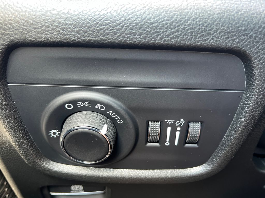 New Car 2025 Jeep Grand Cherokee  Laredo X For Sale Under $50,000 In Austin, Texas