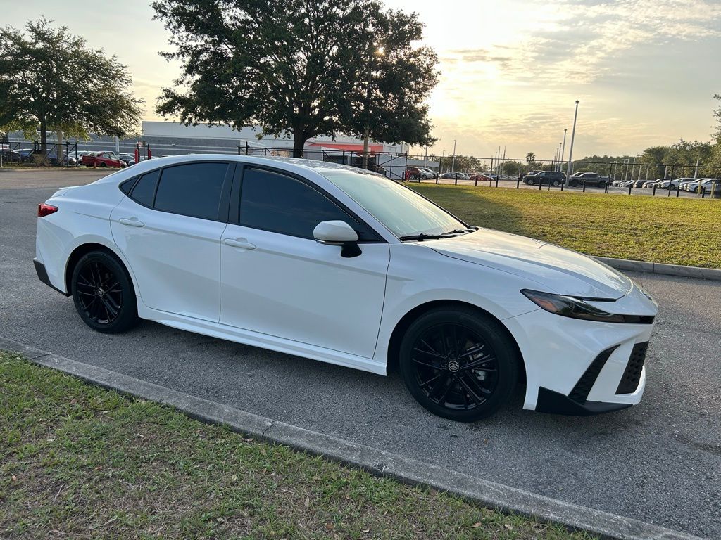 2025 Toyota Camry SE 7